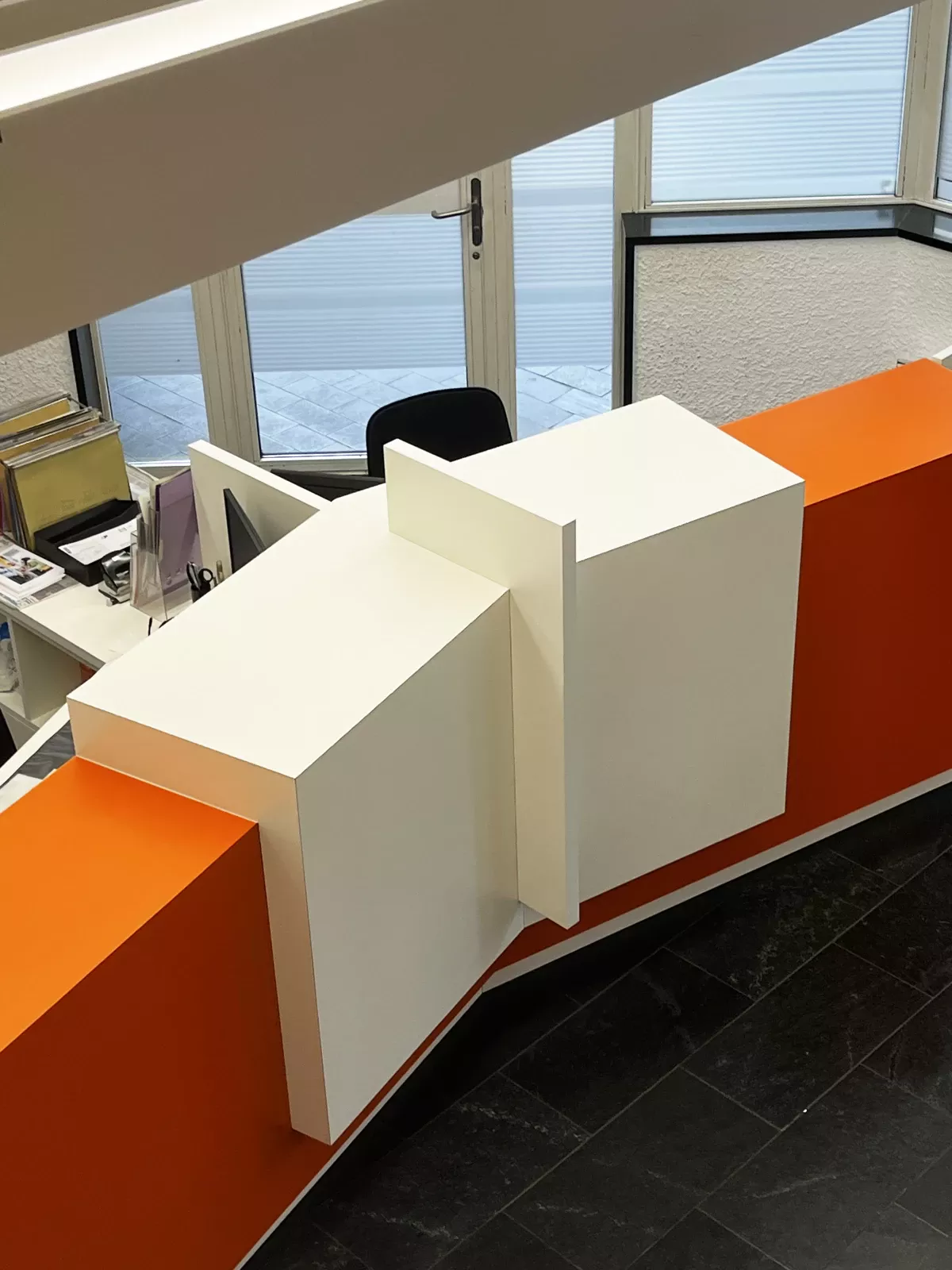 Création d’un meuble d'accueil pour un centre d’action social de quartier