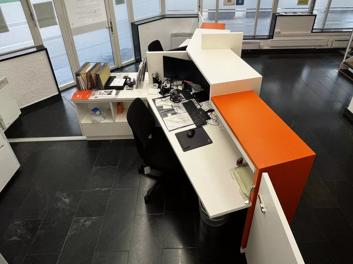 Création d’un meuble d'accueil pour un centre d’action social de quartier