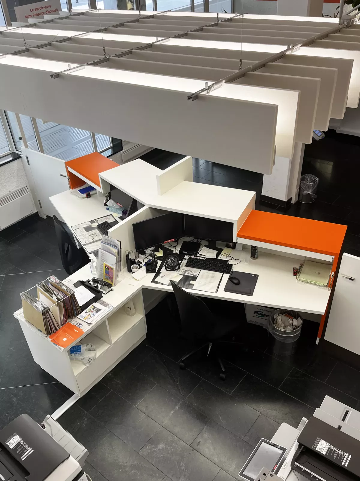 Création d’un meuble d'accueil pour un centre d’action social de quartier